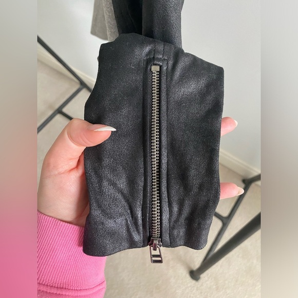 Georgie Front Pocket and Zipper Detail Jacket - Picture 4 of 7